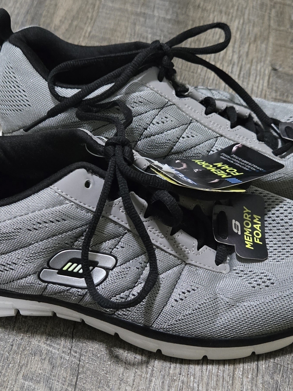 New With Tags Men's Skechers Sport  Synergy Power  Memory Foam Shoes 10m
